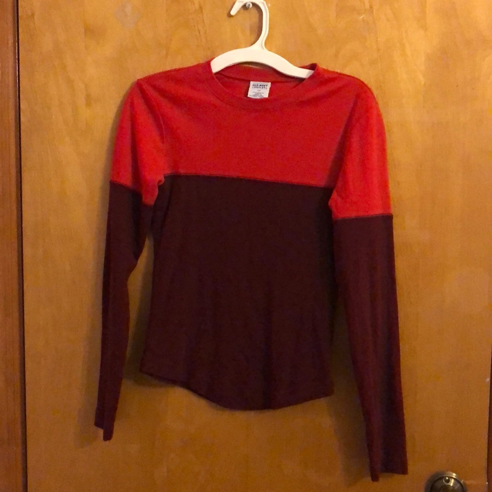 And old navy long sleeve shirt